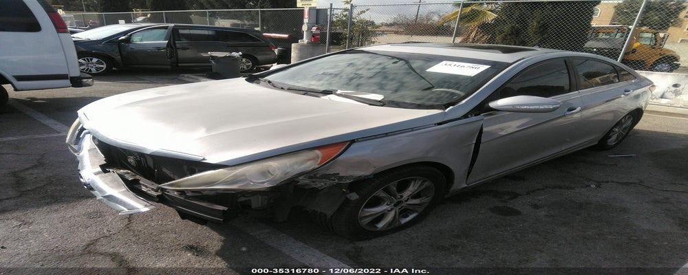 5NPEC4AC9BH001358 2011 HYUNDAI SONATA photo no. 2
