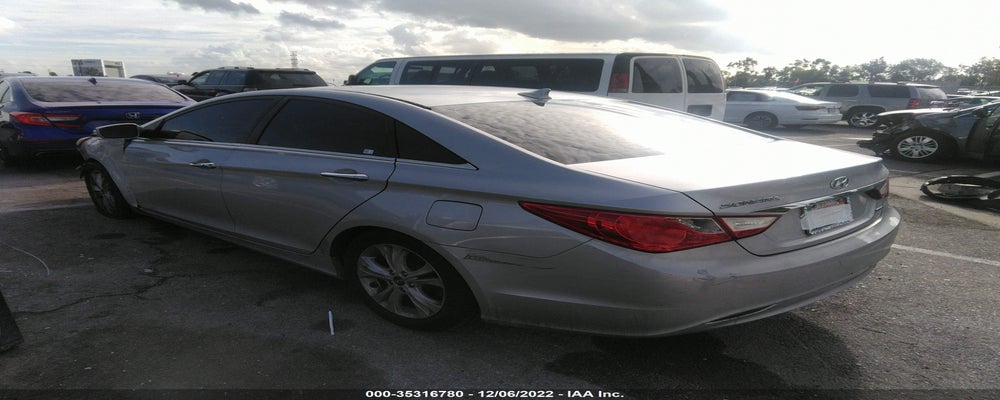 5NPEC4AC9BH001358 2011 HYUNDAI SONATA photo no. 3