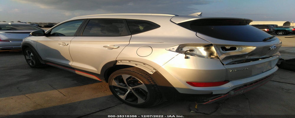 KM8J33AL9JU753683 2018 HYUNDAI TUCSON photo no. 3