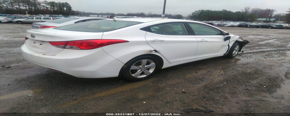 5NPDH4AEXDH305283 2013 HYUNDAI ELANTRA photo no. 4