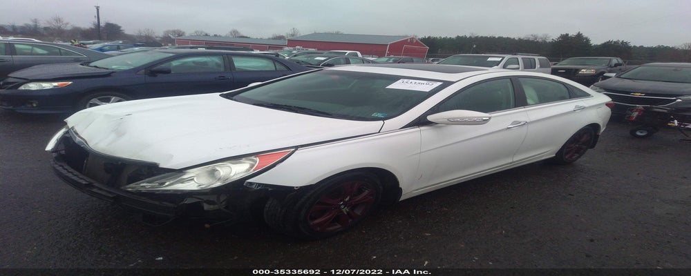 5NPEC4AC6BH113082 2011 HYUNDAI SONATA photo no. 2