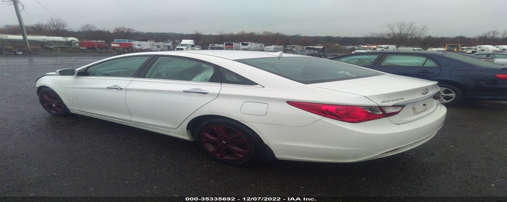 5NPEC4AC6BH113082 2011 HYUNDAI SONATA photo no. 3