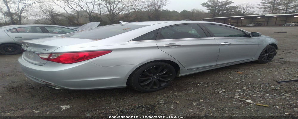 5NPEC4AB1BH275015 2011 HYUNDAI SONATA photo no. 4