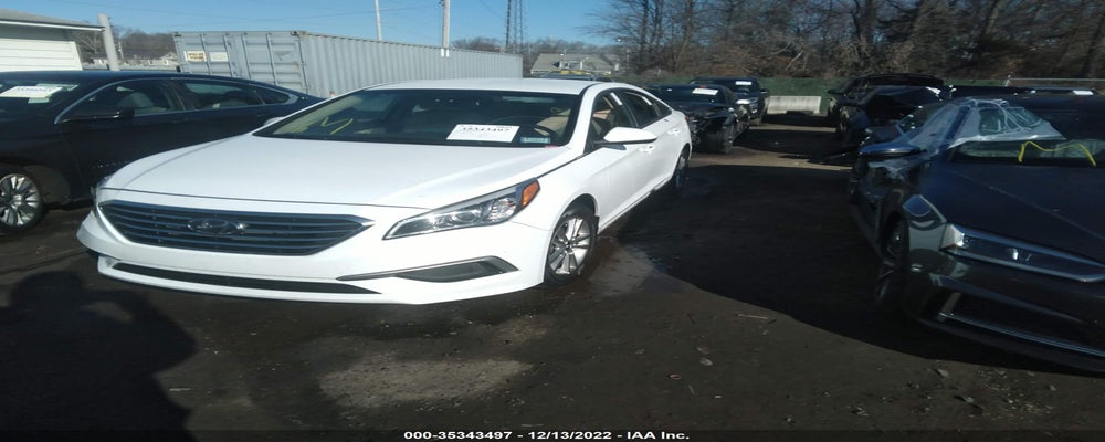 5NPE24AF2HH460494 2017 HYUNDAI SONATA photo no. 2