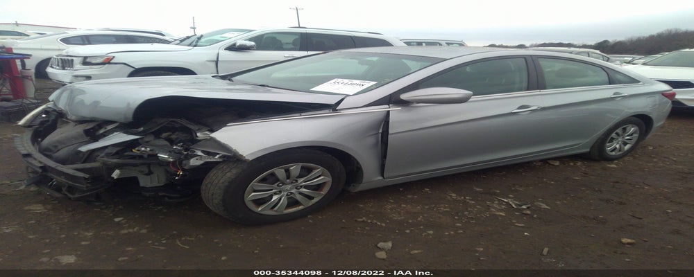 5NPEB4AC7BH012815 2011 HYUNDAI SONATA photo no. 2