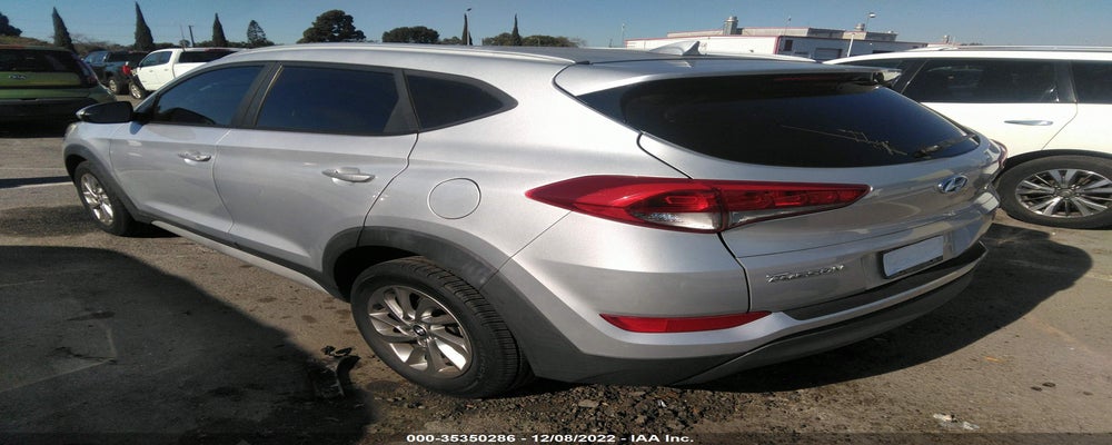 KM8J33A45JU757318 2018 HYUNDAI TUCSON photo no. 3