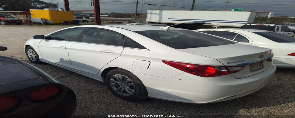 5NPEB4AC4BH006888 2011 HYUNDAI SONATA photo no. 3