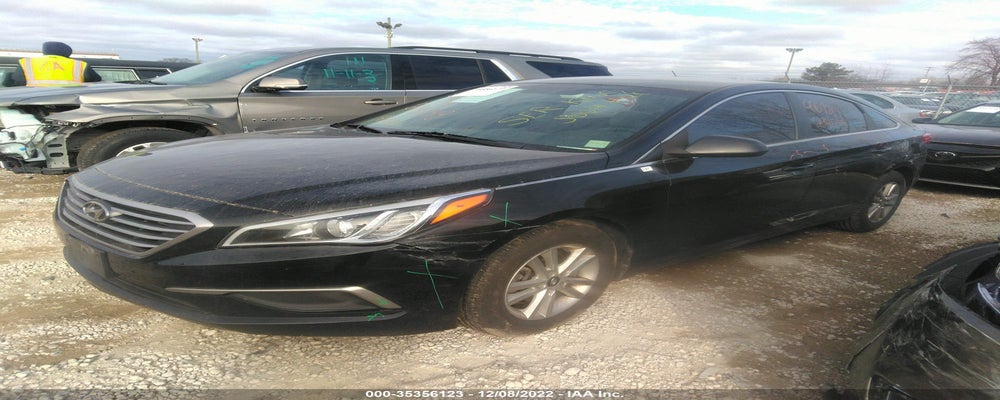 5NPE24AF0HH575837 2017 HYUNDAI SONATA photo no. 2