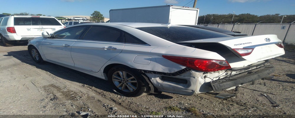5NPEC4AC2BH244834 2011 HYUNDAI SONATA photo no. 3