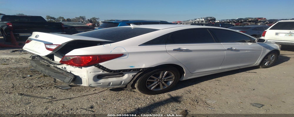 5NPEC4AC2BH244834 2011 HYUNDAI SONATA photo no. 4