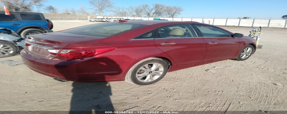 5NPEC4AB9BH296484 2011 HYUNDAI SONATA photo no. 4