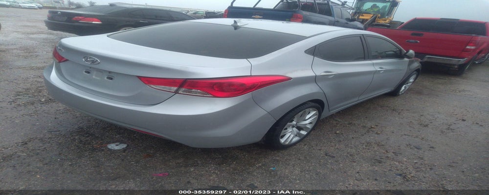 5NPDH4AE0BH015583 2011 HYUNDAI ELANTRA photo no. 4
