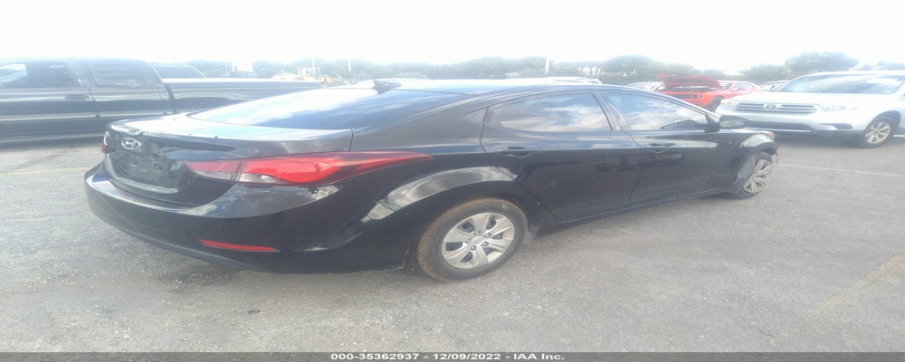 5NPDH4AE2GH744935 2016 HYUNDAI ELANTRA photo no. 4