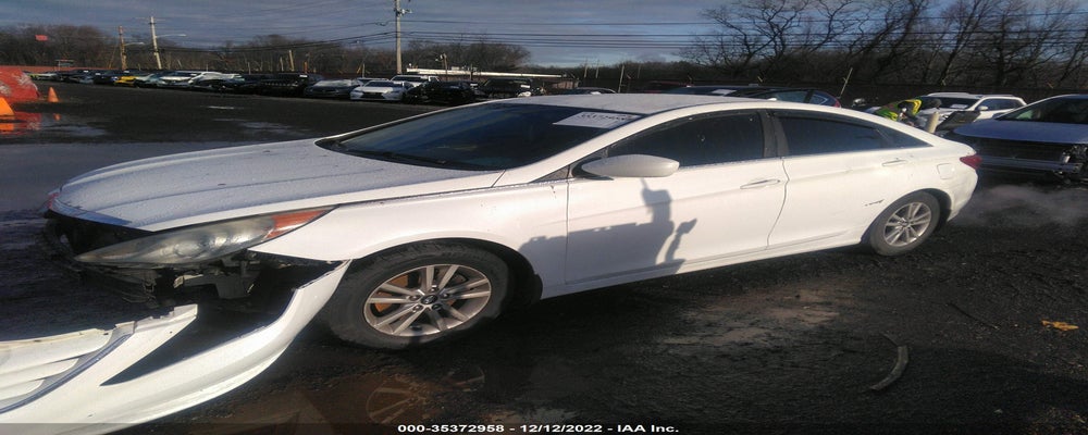5NPEB4AC2BH017422 2011 HYUNDAI SONATA photo no. 2