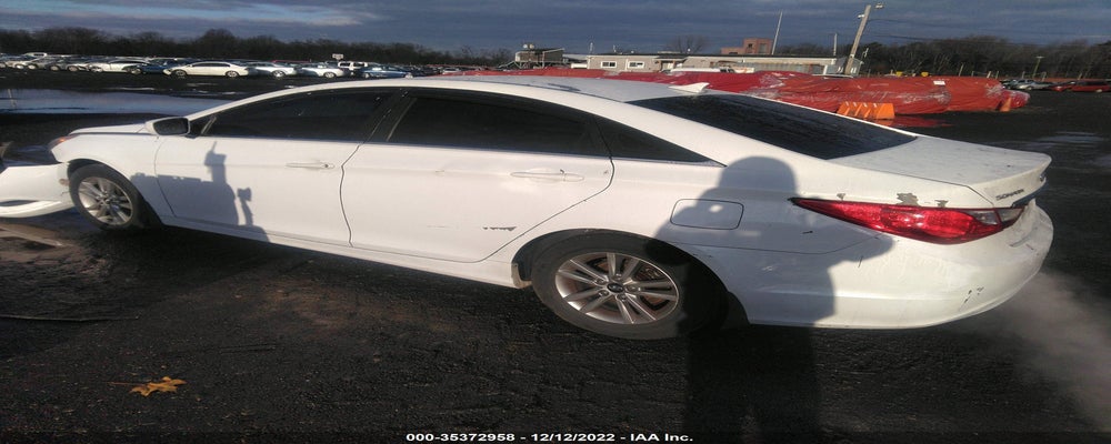 5NPEB4AC2BH017422 2011 HYUNDAI SONATA photo no. 3