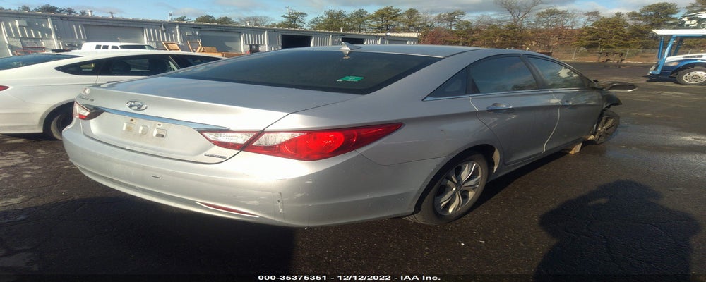 5NPEC4AC9BH261808 2011 HYUNDAI SONATA photo no. 4
