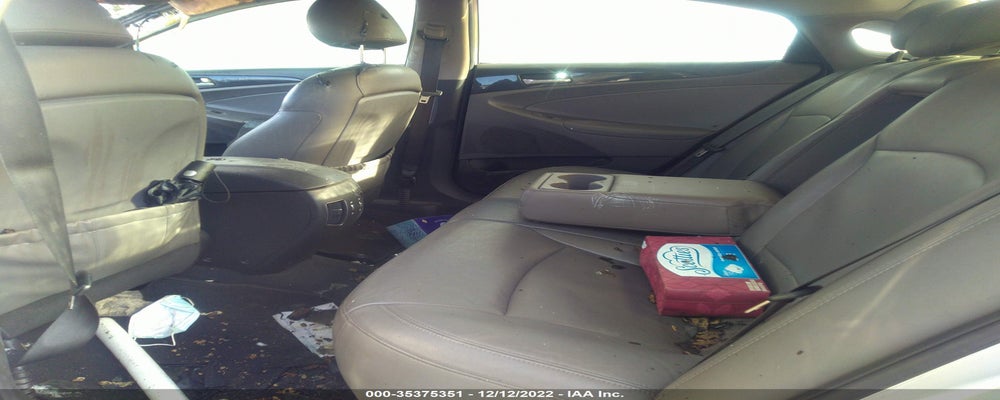 5NPEC4AC9BH261808 2011 HYUNDAI SONATA photo no. 8