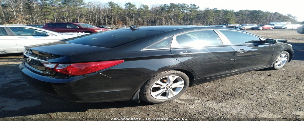 5NPEC4AC7BH126777 2011 HYUNDAI SONATA photo no. 4