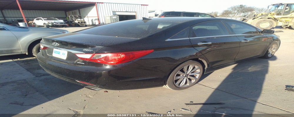 5NPEC4AB9BH246782 2011 HYUNDAI SONATA photo no. 4