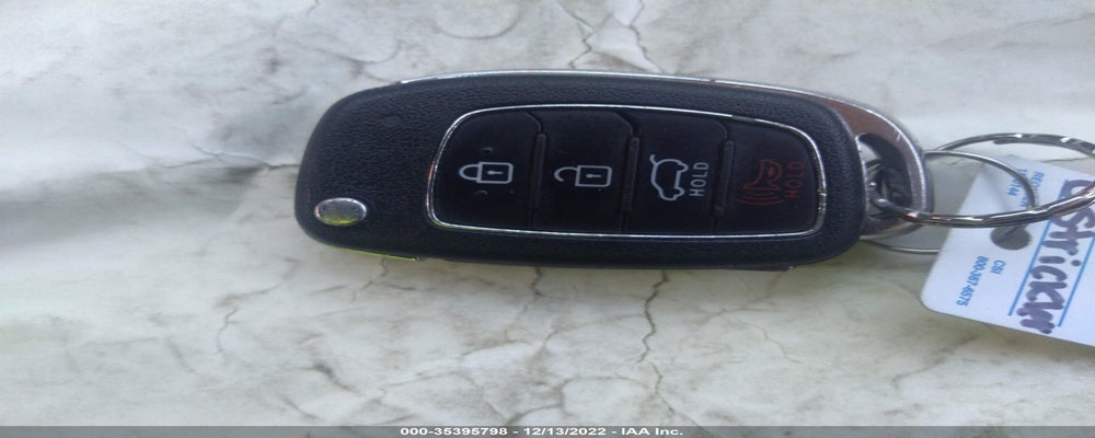 5NMZU3LB7HH013558 2017 HYUNDAI SANTA FE SPORT photo no. 11