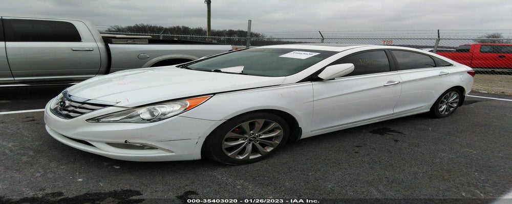 5NPEC4AC2DH588988 2013 HYUNDAI SONATA photo no. 2