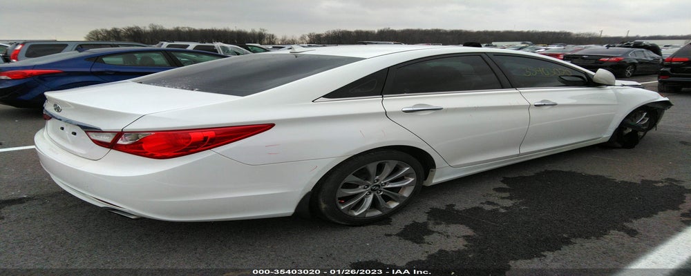 5NPEC4AC2DH588988 2013 HYUNDAI SONATA photo no. 4