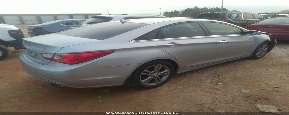 5NPEC4AC2BH283942 2011 HYUNDAI SONATA photo no. 4