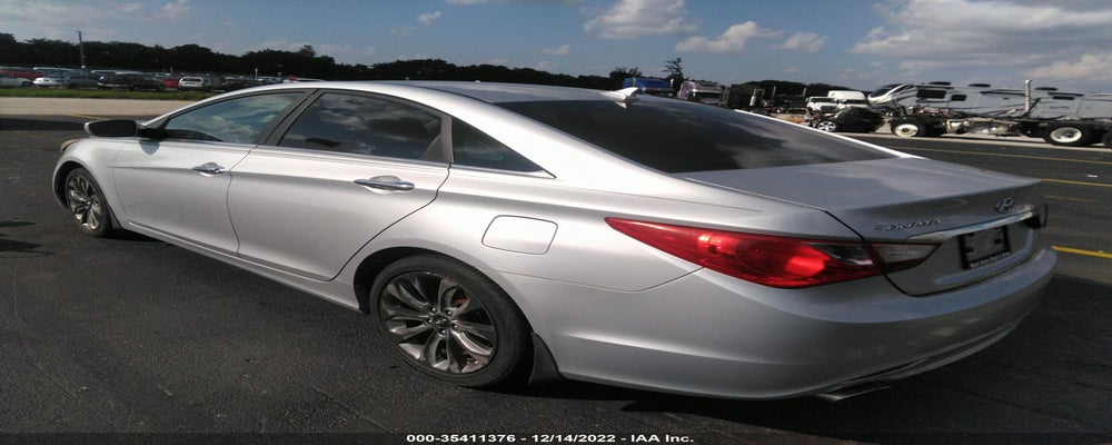 5NPEC4AC2BH258636 2011 HYUNDAI SONATA photo no. 3