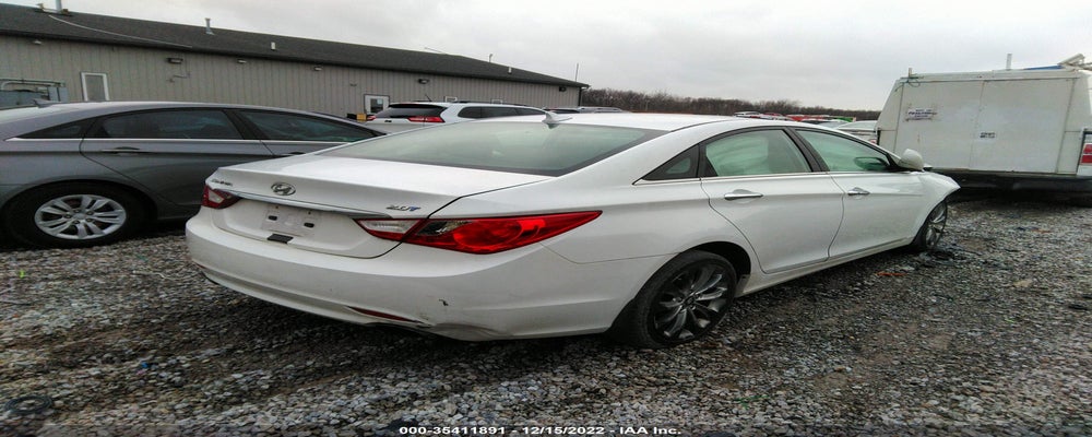 5NPEC4AB5BH317721 2011 HYUNDAI SONATA photo no. 4