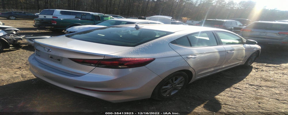 5NPD84LF1JH235822 2018 HYUNDAI ELANTRA photo no. 4
