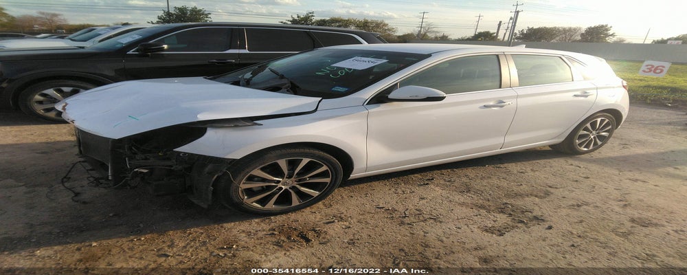 KMHH35LE0JU069906 2018 HYUNDAI ELANTRA GT photo no. 2