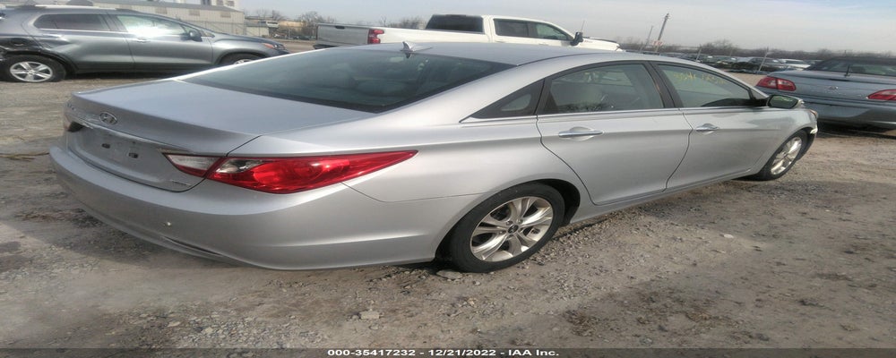 5NPEC4AC1BH005632 2011 HYUNDAI SONATA photo no. 4