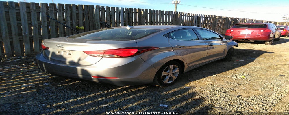 5NPDH4AE3GH672935 2016 HYUNDAI ELANTRA photo no. 4