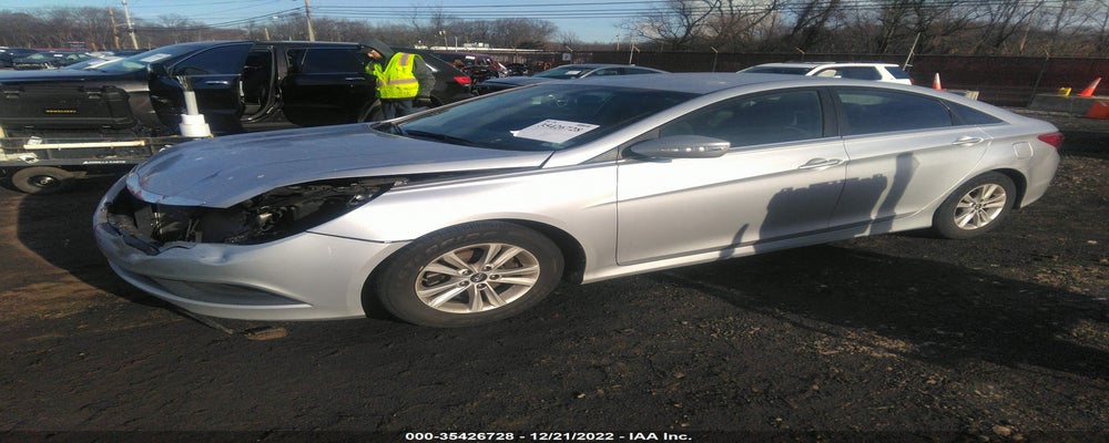 5NPEB4AC7EH941519 2014 HYUNDAI SONATA photo no. 2