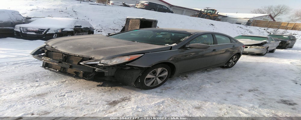 5NPEB4AC2BH023947 2011 HYUNDAI SONATA photo no. 2