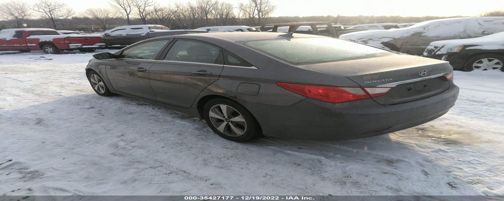 5NPEB4AC2BH023947 2011 HYUNDAI SONATA photo no. 3