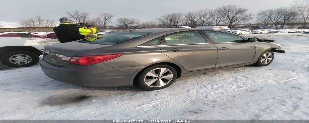 5NPEB4AC2BH023947 2011 HYUNDAI SONATA photo no. 4