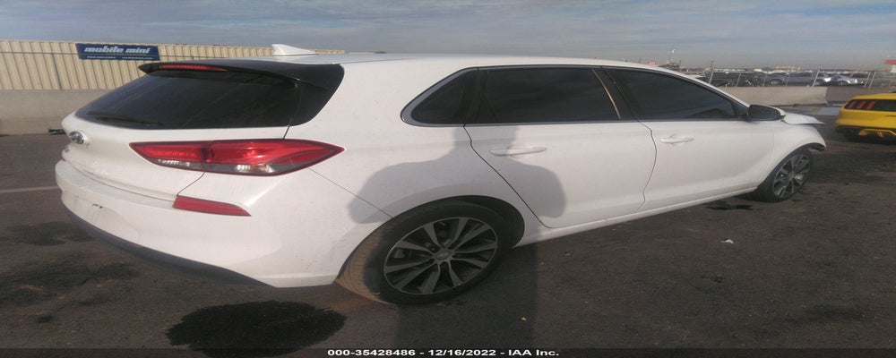 KMHH35LE5JU012973 2018 HYUNDAI ELANTRA GT photo no. 4