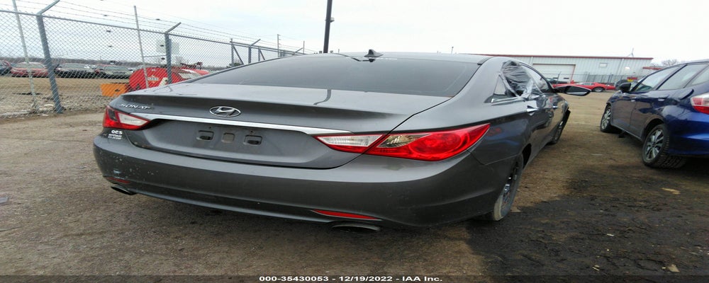 5NPEC4AC8BH156953 2011 HYUNDAI SONATA photo no. 4