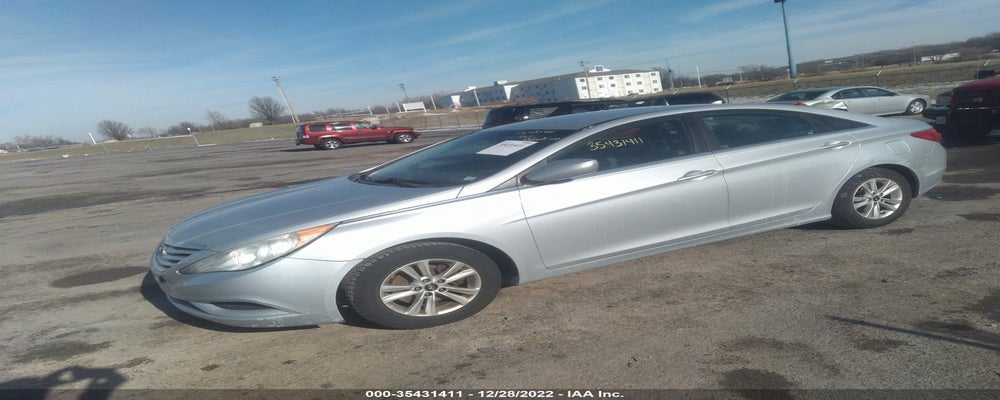 5NPEB4ACXBH243692 2011 HYUNDAI SONATA photo no. 2