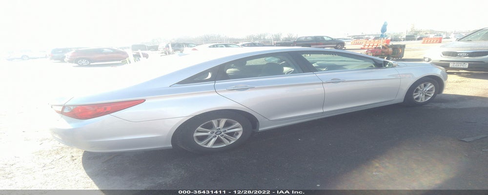 5NPEB4ACXBH243692 2011 HYUNDAI SONATA photo no. 4