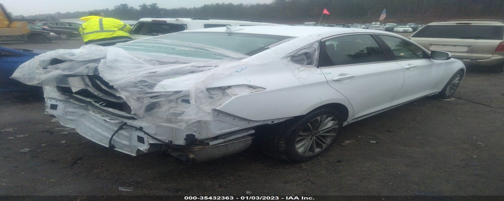 KMHGN4JE8FU031057 2015 HYUNDAI GENESIS photo no. 4