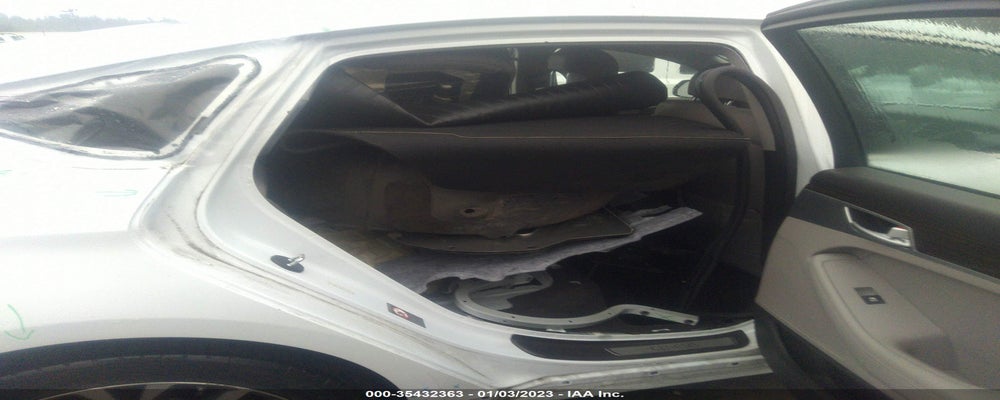 KMHGN4JE8FU031057 2015 HYUNDAI GENESIS photo no. 8