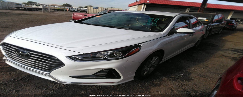 5NPE34AF9JH631891 2018 HYUNDAI SONATA photo no. 2