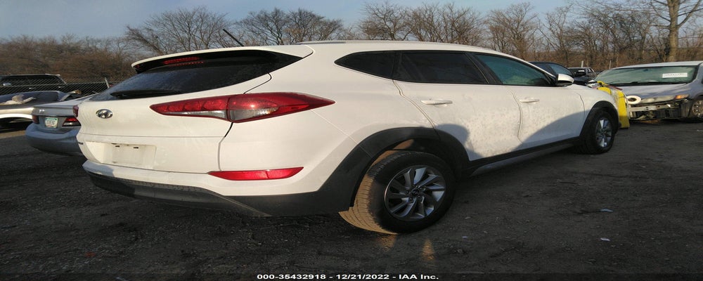 KM8J33A48HU352676 2017 HYUNDAI TUCSON photo no. 4