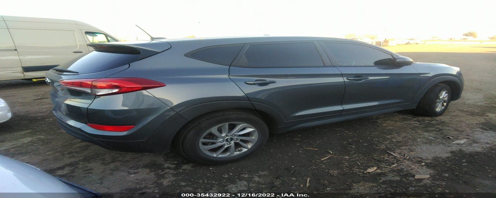 KM8J23A42HU443414 2017 HYUNDAI TUCSON photo no. 4