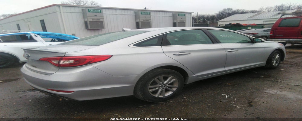 5NPE24AF6FH048396 2015 HYUNDAI SONATA photo no. 4
