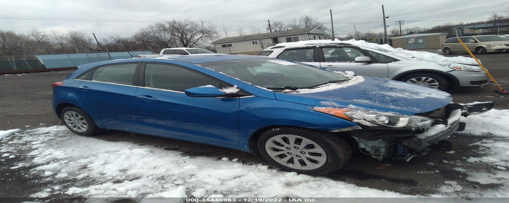 KMHD35LH3HU360015 2017 HYUNDAI ELANTRA GT photo no. 2