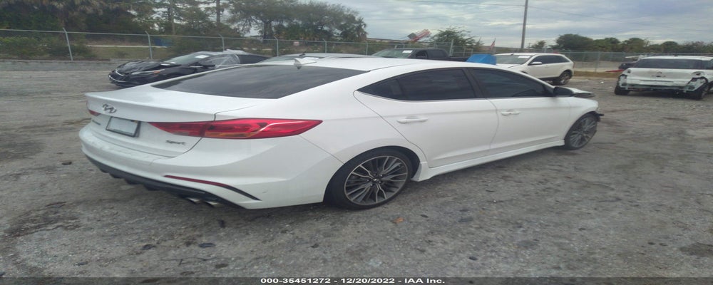 KMHD04LB1HU352431 2017 HYUNDAI ELANTRA photo no. 4