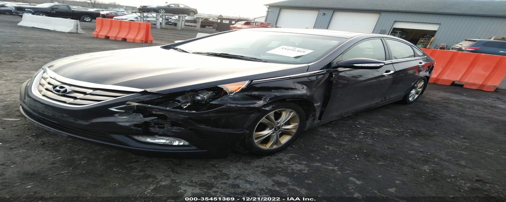 5NPEC4AC4BH109273 2011 HYUNDAI SONATA photo no. 2